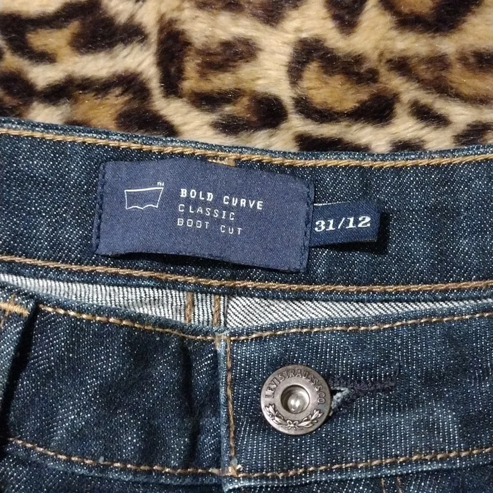 Levi's Bold Curve Boot cut jeans Size 12 - Picture 2 of 4